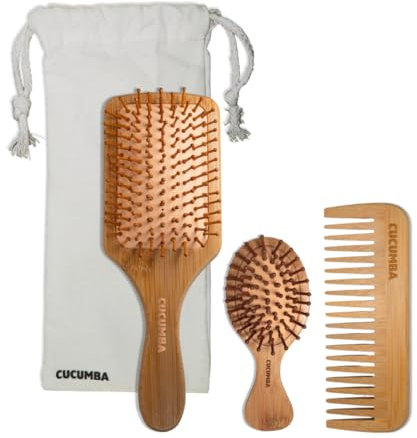 CUCUMBA Set Spazzola Capelli Bamboo Ricci e Lisci con Setole Naturali, Spazzola Districante Bambù e Pettine Legno, Spazzola Viaggio Portatile Ecologica, Set Spazzole Capelli con Borsa in Cotone