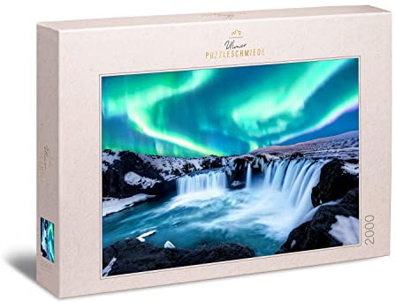 Ulmer Puzzleschmiede - Puzzle „Die Elemente des Nordens“ - Beeindruckendes 2000 Teile Natur-Puzzle – Am Godafoss-Wasserfall in Island treffen Polarlichter auf rauhe Felsen und eisiges Wasser
