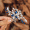 IYOU Peine para Pelo de Boda Novia Accesorios para el Cabello con Diamantes de Imitación Azul Tocado de Damas de Honor de Novia de Flores para Mujeres
