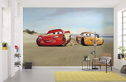 Komar Disney - Carta da parati fotografica, motivo: Cars Beach Race, dimensioni: 368 x 254 cm (larghezza x altezza), carta da parati per bambini, parete dei bambini, cameretta dei bambini, multicolore
