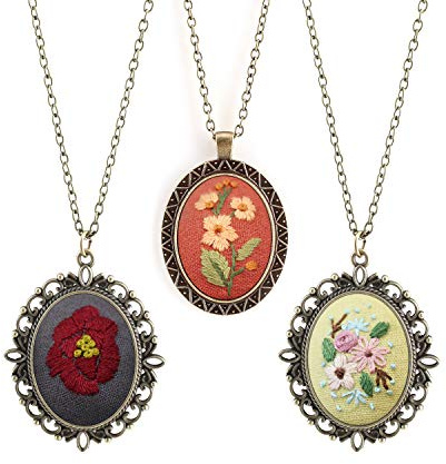 MWOOT 3 Pezzi Ricamo Starter Kit con Ciondolo, Vintage Collana di Maglione con Collana Orecchini di Fascino Creativo Set da Ricamo per Principianti Artigianato Arte Fai da Te,Stile B