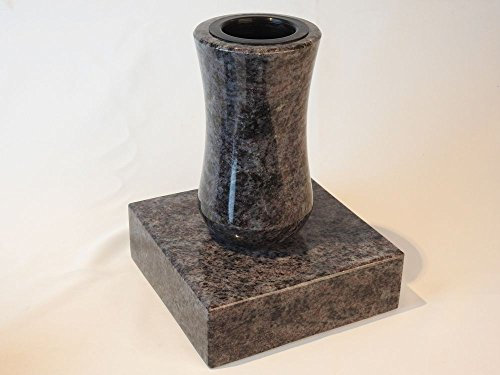 Designgrab Atria Vase funéraire et socle en granit Orion