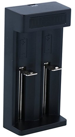 Xtar Akku-Ladegerät MC2 Plus (schwarz, 3.7V, 1.5V, 2100mA, 5V DC)