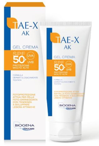 TAE-X AK, Gel-Crema Protezione Solare SPF 50+, Trattamento per Cheratosi e Macchie Melaniche, 50 ml