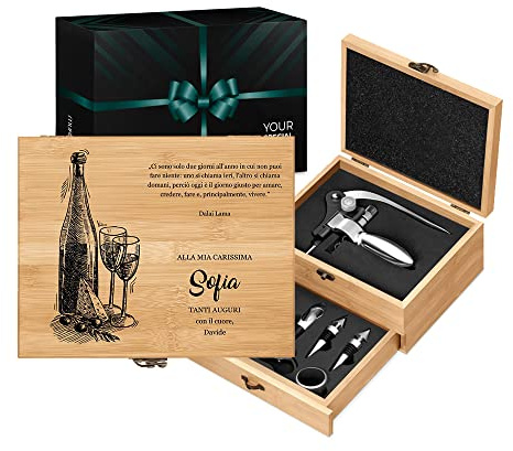 Maverton Accessori da vino La Dedica - Kit da Sommelier Personalizzato - Scatola in legno di bambù + 8 pezzi di Accessori Vino - regalo uomo - regalo di Natale - Giorni
