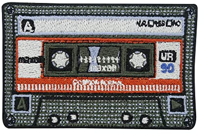 Finally Home Parche termoadhesivo – Cassette roja de los 80 | Música Parches, Vintage Parche para planchar, Retro Aplique, Oldschool Remiendo