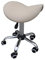 ZEN Sattelhocker mit Rollen höhenverstellbar und drehbar - Sattelsitz Friseurhocker, ergonomischer Sattelstuhl Rollhocker für Massageliegen, Kosmetiksalon, Tattoo, Praxis und Büro (Cremé)