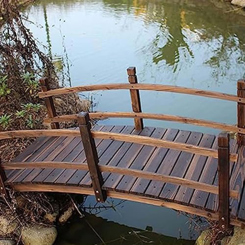 Puente de jardín de madera de estilo rústico con barandillas laterales dobles, característica decorativa para mejorar el borde del estanque