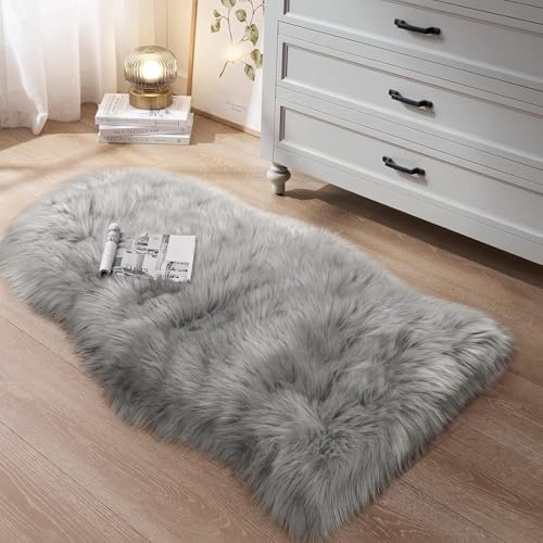 Homiely Faux Sheepskin Rug Fluffy Faux Fur Runner, Super Soft Shaggy Plush Carpet with Non Slip Backing, Washable Floor Rug for Bedroom Living Room Sofa 60 x110 cm