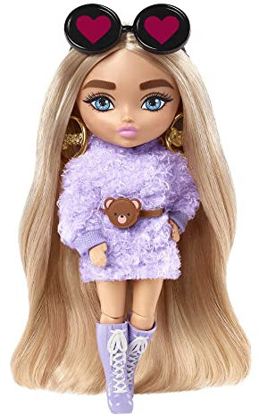 Barbie HGP66 - Extra Minis Doll (ca 14 cm) mit Flauschiger lila Kleidung, mit Puppenständer und Zubehör wie Teddyohren und Sonnenbrille, Spielzeug Geschenk für Kinder ab 3 Jahren