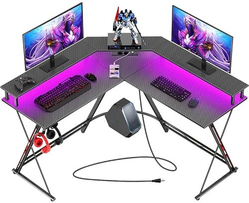SEVEN WARRIOR Gaming Tisch L Form, Gaming Schreibtisch mit Steckdose, LED, Monitorständer & 2 Haken, Eckschreibtisch mit Carbonfaser-Oberfläche, PC Computertisch für Schlafzimmer(127 x 127 cm)