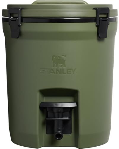 Stanley 1913 Fast-Flow Water Jug 7.5L - Keeps 13 Hours Cold - Ice Cold for 2 Days - BPA Free - Leakproof - Double-Wall Foam - Jug with Rugged Latches and Handle - Dried Pine