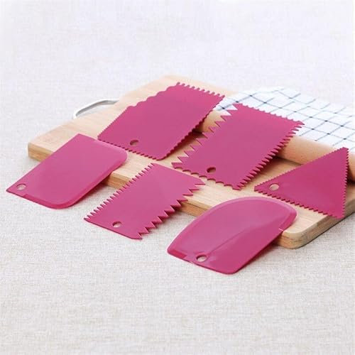 Accessorize Kingdom Lot de 6 grattoirs en dents de scie pour décoration de gâteaux, pâte en plastique et peigne de cuisson