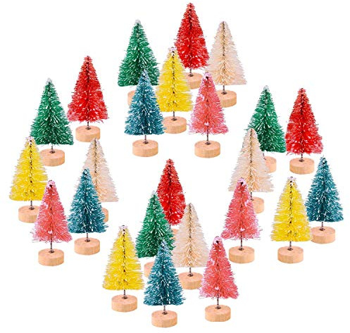 KUUQA 24 st flerfärgade mini snö frostade träd sisal träd mini julgranar flaska borste träd tall vinter snö ornament bordsskiva träd för juldekoration dioramamamodeller (6 färger)