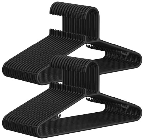 SONGMICS Kleiderbügel Kunststoff, 30er Set, Bügel platzsparend, leichtgewichtig, für Hosen, Jacken, Kleider, schwarz CRP009B30