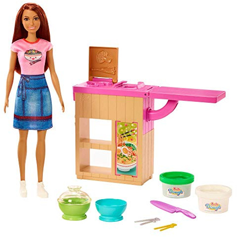 Barbie GHK44 - Pasta-Spielset und Puppe (brünett) und Arbeitsbereich, mit Zubehör und Spielknete, Spielzeug ab 4 Jahren