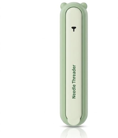 YIPFEN 2-in-1 infila ago e scucitore, strumento per infilare il filo, Infila-filo manuale, a forma di orso per lavorare a maglia, punto croce, ricamo e rimozione del filo (verde pallido).