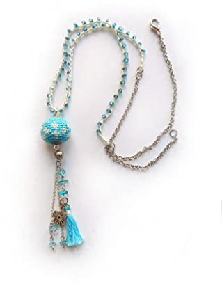 collana boho con pendente all'uncinetto nappina e perline