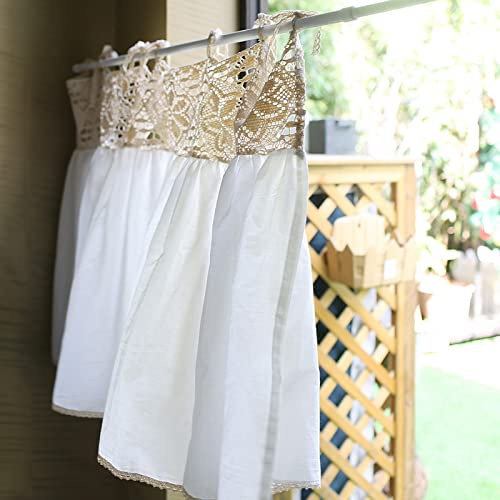 A.Monamour Tenda corta per finestra piccola, in tessuto di cotone bianco opaco e tessuto all'uncinetto beige floreale pizzo cravatta top boho chic mezza tenda per cucina bar bistrò camera da letto