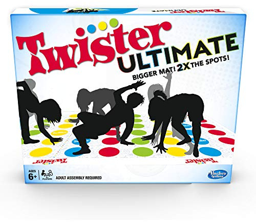 Twister Ultimate mit größerer Matte und mehr Farbfeldern, Spiel für Familien und Kinder ab 6 Jahren, kompatibel mit Alexa, ENGLISCHE Version[Exklusiv bei Amazon]