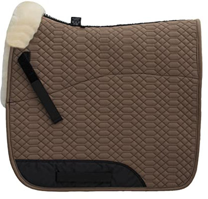 Engel Reitsport | SCHABRA1-D-CAM-MED | Schabracke | Steppstoff | Lammfell im Sattelbereich | Half Lined | Fellkranz vorne | Dressur | Stoff Camel Fell med.