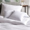 Traumschlaf Hotelbettwäsche • Kochfest & Chlorfest • Mako-Satin aus 100% Baumwolle • Weiß mit Streifen • Pflegeleicht & Atmungsaktiv • 1 Bettbezug 135 x 200 cm + 1 Kissenbezug 40 x 80 cm