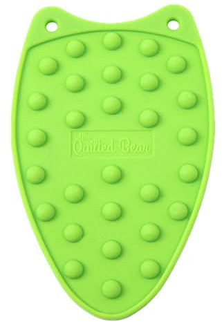 The Quilted Bear Mini soporte para plancha, mini almohadillas de silicona resistentes al calor para manualidades generales o uso acolchado con cuatro alfombrillas disponibles (verde lima)