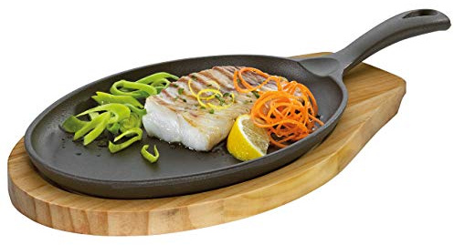 Küchenprofi serveringspanna gjutjärn-Kp305151024/svart | Gjutjärnspanna, värmelagrande, för grill, ugn och alla typer av spisar, med tallträbräda, stilfull servering