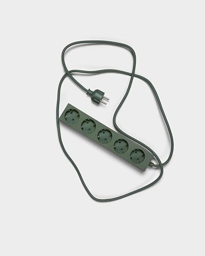 Pedestal Power Bar Mossy Green Strömremsa 2m, 5-vägs – Grön | Praktiskt grenuttag i snygg design, med magnetisk bas för TV-stativet och andra magentiska ytor.