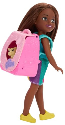 BARBIE Family & Friends Spielspaß-Katzenrucksack brünette Chelsea-Puppe und Zubehör, einschließlich Rucksack mit Kätzchen, Fläschchen und Wollknäuel, JBF45