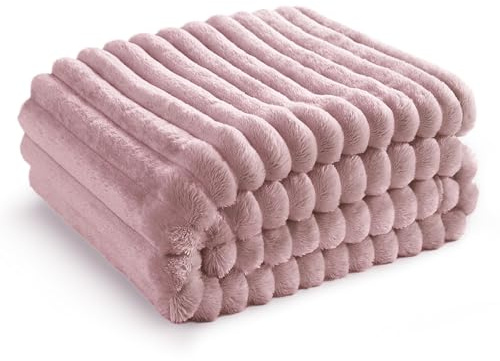 Bedsure Fleece Throw Blanket for Sofa - Fluffy Cosy Warm Blankets for Bed, Soft Cute Single Throw Gifts for Women and Girls, Pink, 130x170 cm