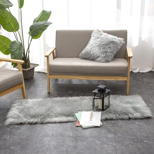 Teppich Wölkchen Schaffell Lammfell Imitat Fellteppich Kunstfell Teppich - Tischläufer Fell, Fell Läufer Flur, Bettläufer - Grau - 50x150 cm