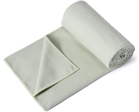 Amazon Basics - Serviette de Camping et de randonnée, Serviette en Microfibre, Vert Brouillard, 24.9 x 12.7 x 4.6 cm.