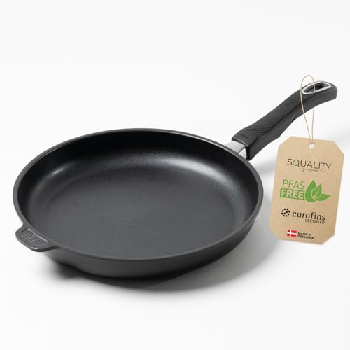 Squality Premium Bratpfanne PFAS frei 28 cm – Antihaft Pfanne beschichtet aus Dänemark | Ofenfest bis 260 °C, induktionsgeeignet, ergonomisch, für gesundes Kochen ohne Schadstoffe | Non Stick Pan