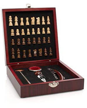 7laser Caja de Accesorios para Vino con Tablero de ajedrez Figuras Incluidas. Incluye sacacorchos con cortacápsulas y abridor, tapón, recogegotas y termómetro