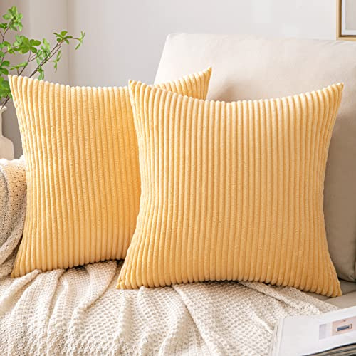 EMEMA Kuddfodral i manchester, fyrkantiga fodral för prydnadskuddar, randigt, mjukt, för hem, soffa, sovrum, dekorativa örngott, 50 x 50 cm, set med 2, klargul | 2-pack mjuka kuddfodral moderna bekväma robusta kuddfodral för soffa säng