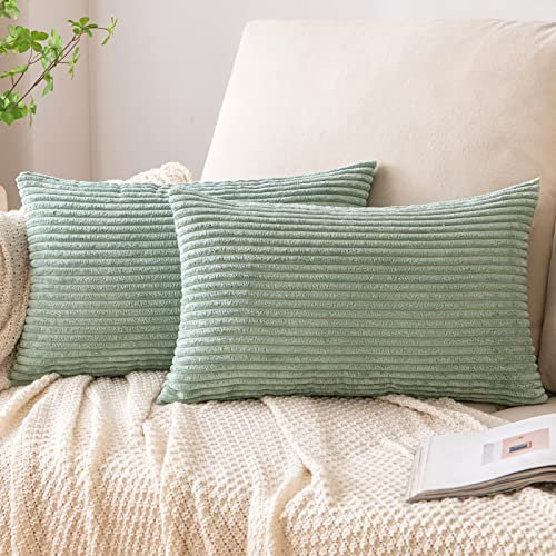 EMEMA Kissenbezug 40x60 cm Kordsamt Kissenbezüge Dekokissen Sofakissen Cord Kissenhülle Zierkissenbezug Kord Dekorative Weiche für Sofa Wohnzimmer Schlafzimmer 2er Set Hellgrün