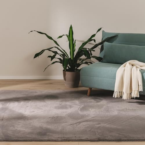 benuta Basic Kunstfaser Fellteppich Furry - Grau 80x150 cm - Weicher Wohnzimmerteppich - Anti-Rutsch-Rückseite - Waschbar - Für Fußbodenheizung geeignet