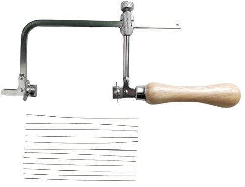 KD89 Bocfil pour horloger et bijoutier avec Manche en Bois, vis et plaques de Fixation - Fournie avec Un Paquet de 12 Lames - Fabriquées en Suisse