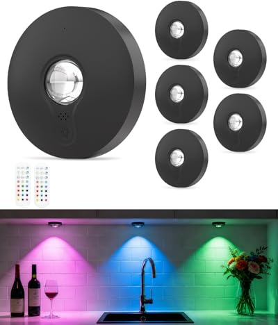 WUYOR USB uppladdningsbar RGB LED-spots batteri med fjärrkontroll, färgväxling LED inbyggd lampa, magnetisk dimbar batteri skåpbelysning, trådlös vitrinbelysning med timing-funktion svart 6 st | Svart underskåp kök med batteri 1 500 mAh, justerbar intensitet och timer, självhäftande belysning för skåp