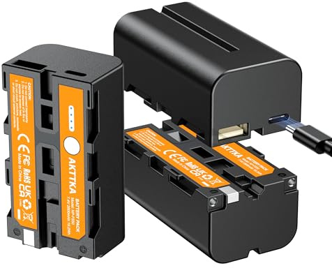 AKTTKA NP-F550 2600 mAh USB-C-direktladdningsbatterier 3-pack med 2-i-1 USB-C-laddningskabel för Sony NP-F550 och Sony NP-F970 NP-F960 NP-F950 NP-F930 NP-F980 NP-F570 NP-F750 videokamera batteri med
