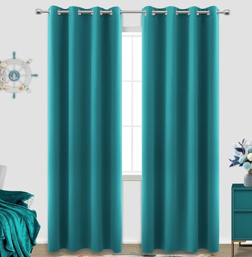 KOUFALL Fönsterbehandlingar för vinterdekoration, mörkt blågröna julgardiner, tjocka mörkläggande och termoisolerade gardinlängder i kraftigt tyg för vardagsrum, 229 cm långa, 2-pack
