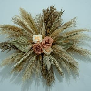 YN HI Boho - Decorazione da parete con erba della pampa essiccata con rose e foglie di palma, decorazione per la casa e regali unici (raccolto di blush)