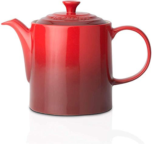 Le Creuset Grand Teapot, Enamelled Stoneware, 1.3 litres, Serves 4 Cups, Cerise 70703130600000