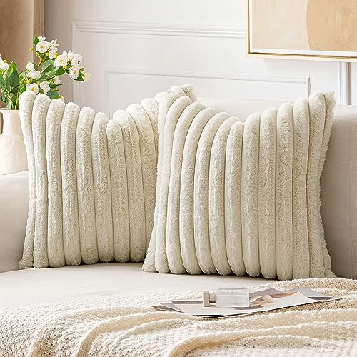 EMEMA Kissenbezug Plüsch Weihnachten Kissenbezüge Kunstpelz Weich 45x45 cm Moderne Sofakissen Dekokissen Glatter Waschbar Deko Kissenhülle für Wohnzimmer Schlafzimmer Sofa 2er Set Beige