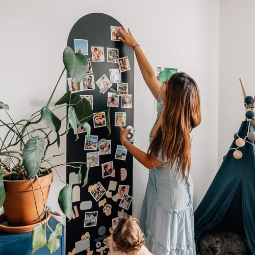 FERFLEX - Kit papier peint magnétique arrondi - Version Adhésif Repositionnable- Ardoise effacable - Deco murale - 8 aimants argentés inclus - 2mx58cm