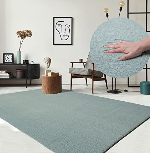 the carpet Relax Moderner Flauschiger Kurzflor Teppich, Anti-Rutsch Unterseite, Waschbar bis 30 Grad, Super Soft, Felloptik, Blau, 60 x 110 cm
