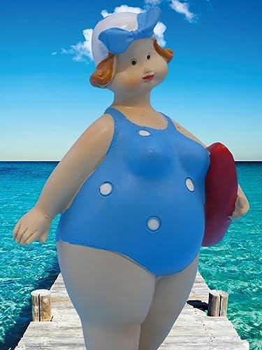 Pommerntraum ® | Dekorationsfigur Maritime Badenixe - mollige Badefigur - üppige Dame - Badelady - Strandnixe Nana - Rubensdame - Rubenfigur (blau stehend)