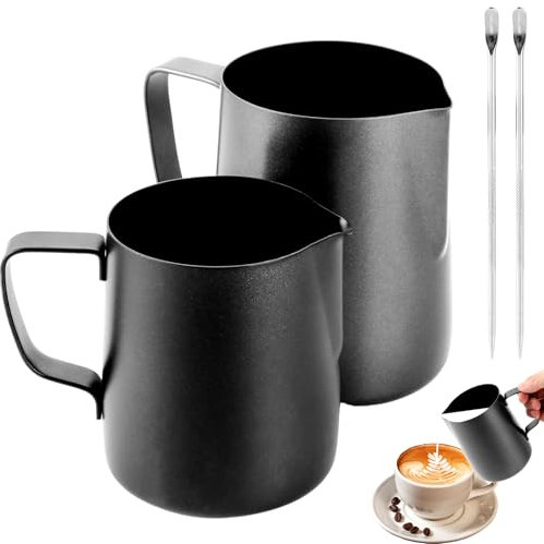 APACALI Juego de 2 jarras de leche de acero inoxidable negro, jarra de espuma de leche Barista con medición Mark y Latte Art Stift, espumador de leche, jarra negra para capuchino espresso, 600 ml +