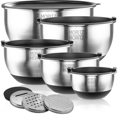 Moritz & Moritz 5er Rührschüssel mit Deckel - 0,6 bis 4,5L - Edelstahl mit BPA-freien Anti-Rutsch-Böden - Stapelbare Salatschüssel mit Deckel und 3 Reibeinsätze - Spülmaschinengeeignet